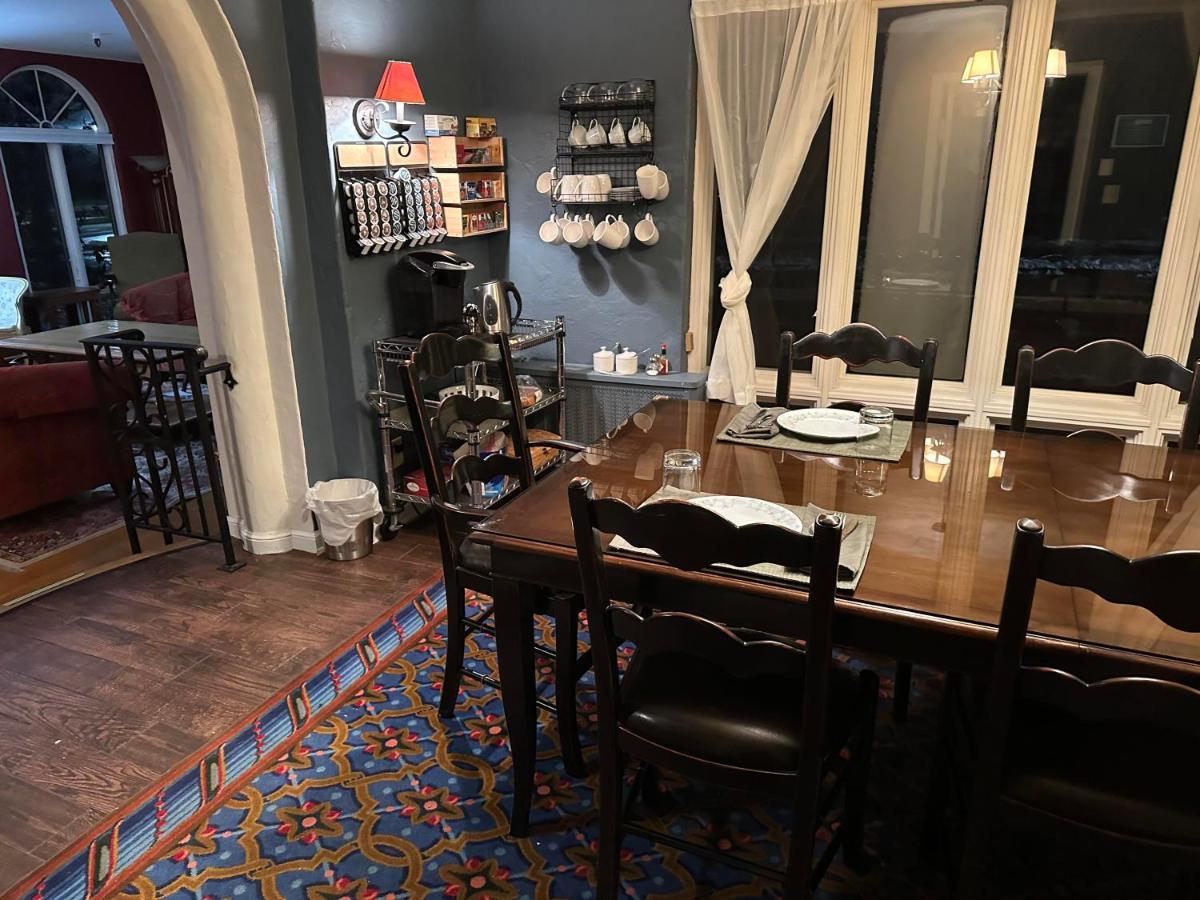 The Oaks B&B Hotel And Spiritual Center Jamestown Buitenkant foto