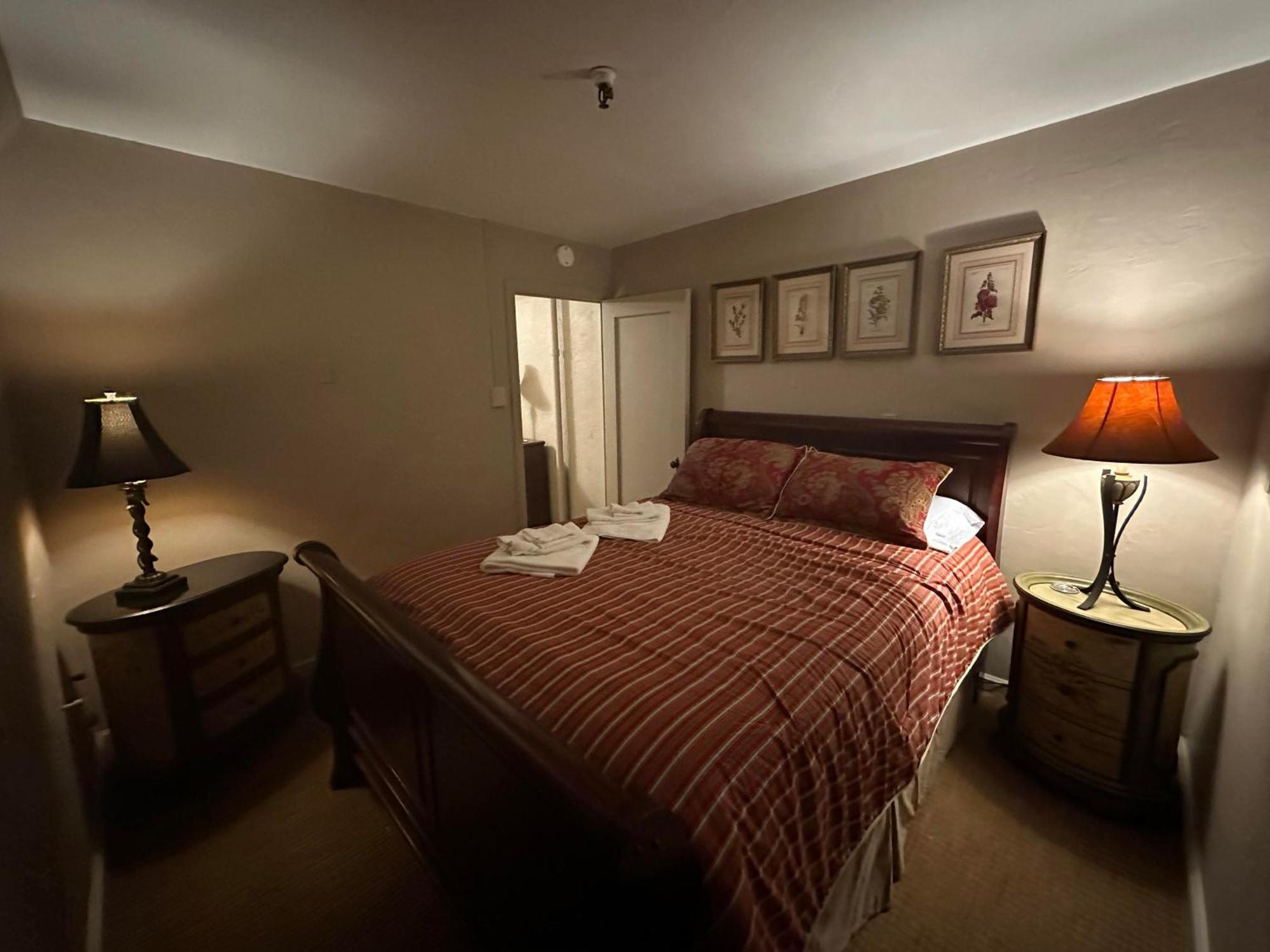 The Oaks B&B Hotel And Spiritual Center Jamestown Buitenkant foto