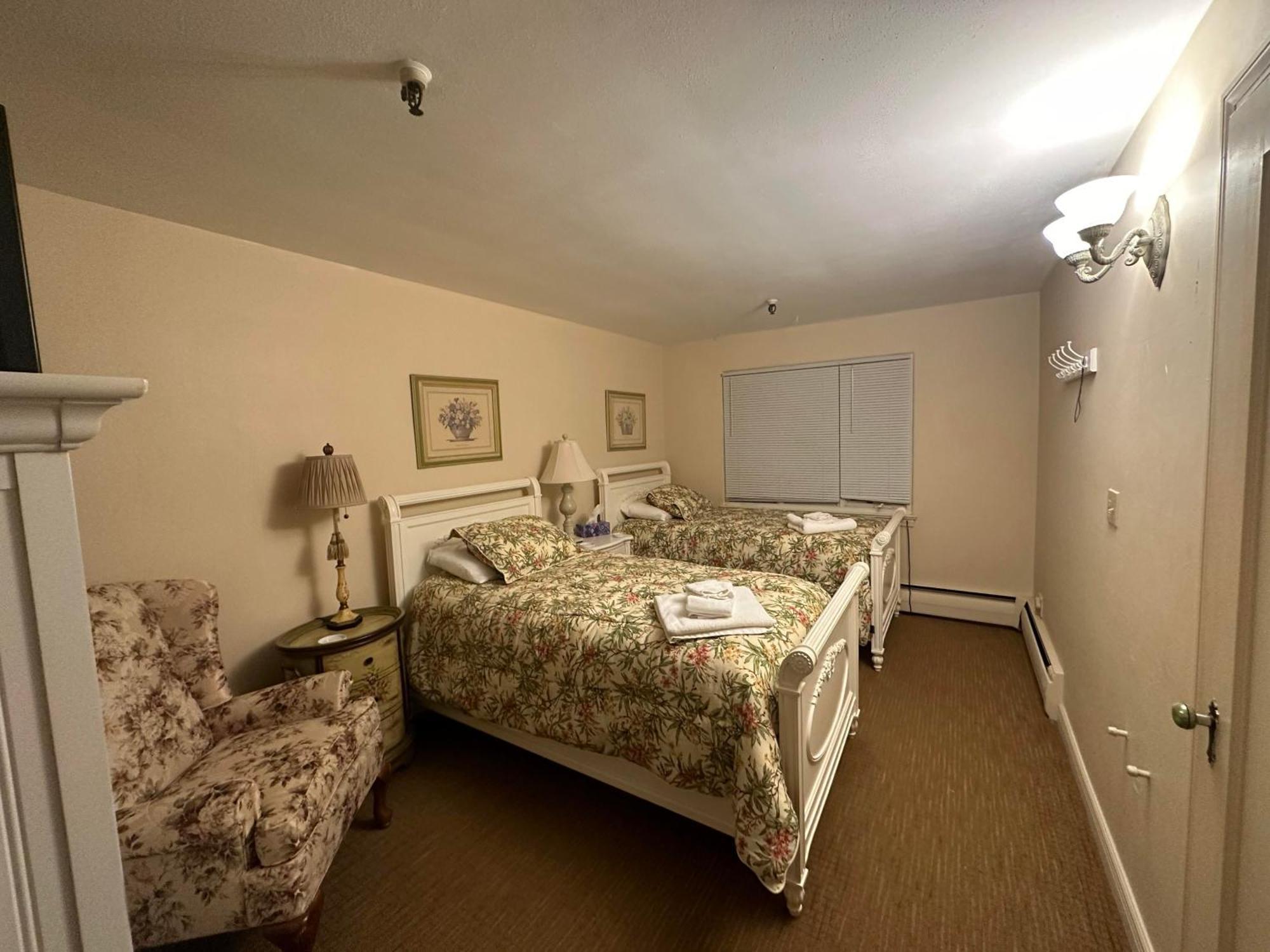 The Oaks B&B Hotel And Spiritual Center Jamestown Buitenkant foto